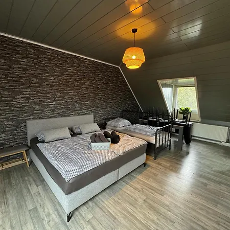 Brooklyn Loft By Hii Oberhausen (North Rhine-Westphalia)